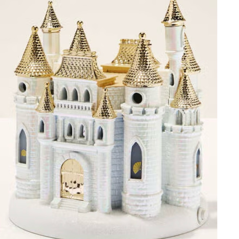 Bath & Body Work’s Disney Princess Light-up Castle Pedestal